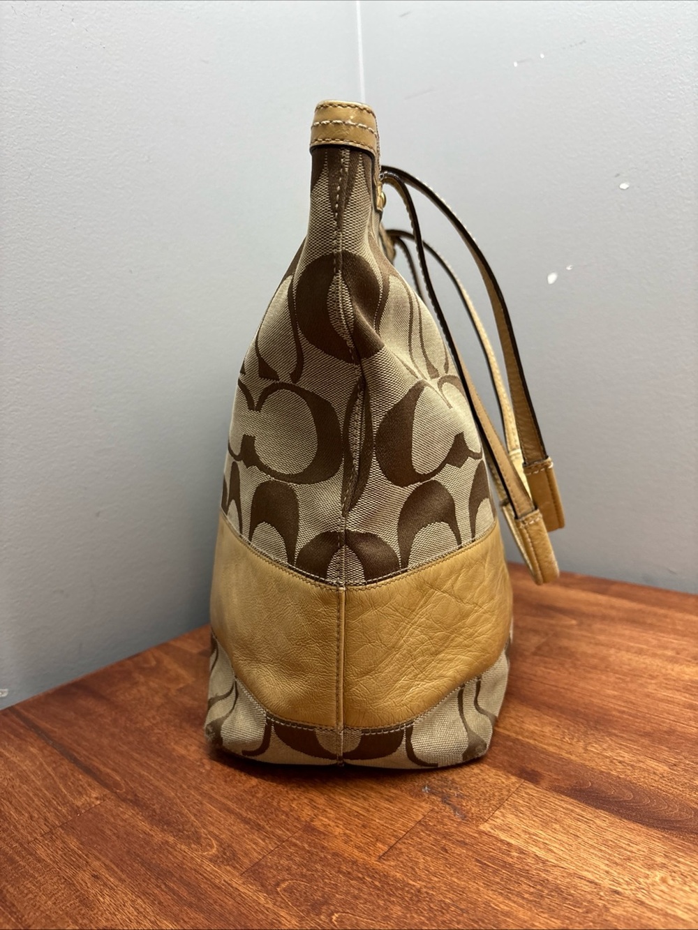 Coach Khaki Signature Canvas Tote with Gold Trim - Picture 5 of 16